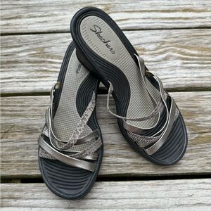Sketchers heeled platform sandal shoe size 7 women’s
